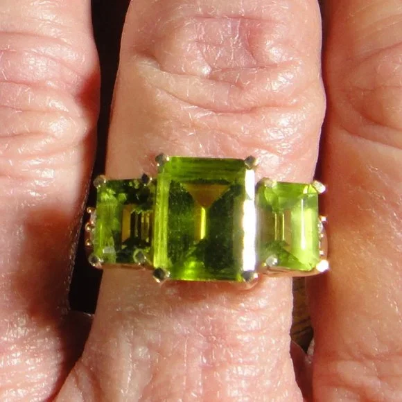 Peridot Ring - Picture 10 of 10
